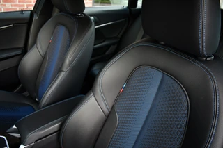 BMW 2 Serie Gran Coupé 218i M-Sport  Shadowline Trekhaak 18inch Live-cockpit Sfeerverlichting / 38