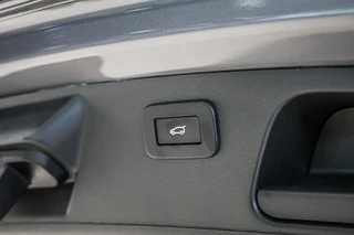 Jaguar E-PACE 1.5 P300e AWD R-Dynamic S Leder|Carplay|Camera / 26