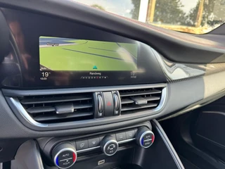 Alfa Romeo Giulia 2.9 V6 QUADRIFOGLIO Carbon pakket Sparco kuipstoelen Carplay Perfect onderhouden! / 41