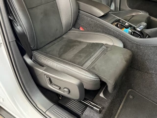 Volvo XC40 1.5 T3 R-Design | Pano | Winterpakket | Elektr voorstoelen+memory | Camera | Carplay / 17