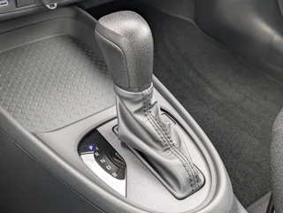 Toyota Aygo X Hybrid 115 Play GO PACK LICHTMETAAL APPLE & ANDROID CRUISE CONTROL METALLIC LAK / 6