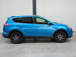 Toyota RAV4 2.5 Hybrid Executive Business / 32