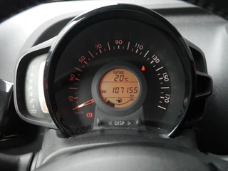 Toyota Aygo 1.0 VVT-i x-cite | Achteruitrijcamera | Airco | 5 Deurs | Lichtmetalen velgen | Led dagrijverlichting | Apple Carplay/Android Auto | Elektrische ramen voor / 17