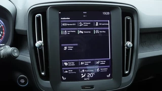Volvo XC40 1.5 T3 Momentum Navigatie | Stoelverwarming | Trekhaak / 35