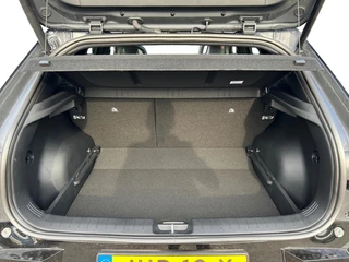 Kia EV4 Hatchback GT-PlusLine 81.4 kWh | Schuif/kanteldak | Lederen bekleding | 360 Graden camera | Head up display | Elektrische achterklep | Elektrische stoel verstelling met geheugen | Stoel verwarming + ventilatie voor | Dodehoek camera | Draadloze oplader / 43