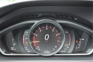 Volvo V40 1.5 T2 Polar  | NL-Auto | Historie | Standkachel | Stoelverwarming | Nav | Sfeerverl. | Full LED | Zeer netjes / 17