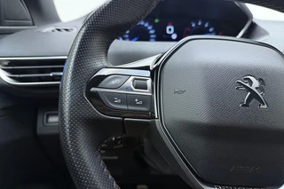 Peugeot 3008 1.2T GT Line 130pk | Navigatie | Achteruitrijcamera | Climate Control | LED koplampen | Handsfree kofferklep | Keyless Entry & Start | Apple Carplay & Android Auto | 19'' Lichtmetalen velgen | 1.400kg trekgewicht | 1e eigenaar / 24