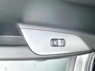 Kia Stonic 1.0 T-GDi MHEV GT-Line  Stoel/-Stuurwielverwarming - Achteruitrijcamera - Climate Control - Navigatie - Apple Carplay / Android Auto - Fabrieksgarantie tot 05-2031 / 33