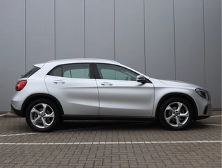 Mercedes-Benz GLA 200 Premium  | Trekhaak | 360 Camera | LED / 16
