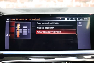 BMW X5 xDrive45e High Executive xLine Automaat  / Panoramadak / SOH 82% / Live Cockpit Professional / Trekhaak / Luchtvering / Stoelventilatie / Personal CoPilot Pack /  Comfortstoelen / Nappa Leder / Harman Kardon / Stoelverwarming / Head-Up Display / Active Steering / Individual Dashboard Leder / 28