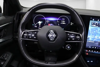 Renault Austral 1.2 E-Tech Full Hybrid Iconic 200PK Massage | 360° Camera | 20" LM | Winterpakket / 12
