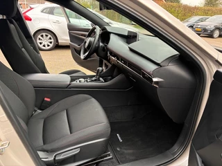 Mazda 3 2.5 e-SkyActiv-G M Hybrid HOMURA 140PK! AUTOMAAT/ / 15