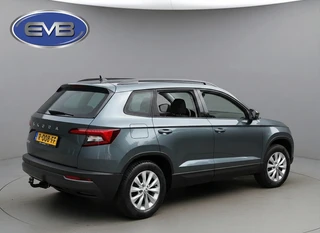 Skoda Karoq 1.5 TSI ACT Business Edition, trekhaak, stoelverwarming, navigatie, climaat controle / 4