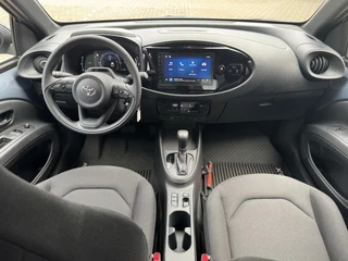 Toyota Aygo X Hybrid 115 play PARKEERCAMERA ADAPTIEVE CRUISECONTROL / 6