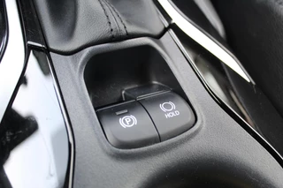Toyota Corolla Cross 2.0 HYBRID 184PK FIRST-EDITION BLIND-SPOT EL-ACHTERKLEP LM-VELGEN KEYLESS PARK-SENSOREN STOELVERW DRAADLOOS-LADEN AD-CRUISE BLUETOOTH / 20