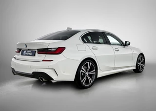 BMW 3-serie 320i Executive M sport | Automaat | Cruise control | CarPlay | Camera | Parkeersensoren / 2