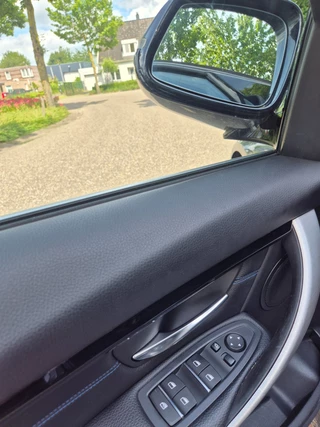 BMW 3-serie Touring M Sport High Ex Panorama A CarPlay Keyless Virtual dash Camera 320i High Executive / 21