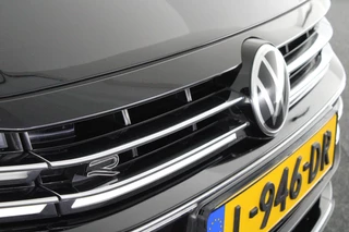 Volkswagen Arteon Shooting Brake 2.0 TSI 190pk DSG R-Line Business+ Keyless Panoramadak DCC Camera Stoelverwarming Virtual Cockpit Navigatie / 53