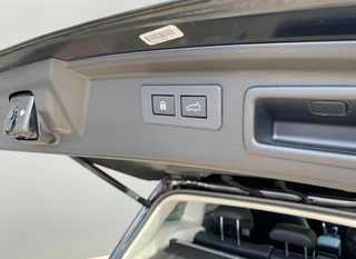 Subaru Forester 2.0i e-BOXER Luxury AUT  | dealer onderh. | leder interieur | trekhaak | adapt. cruise | carplay | memory seat / 23