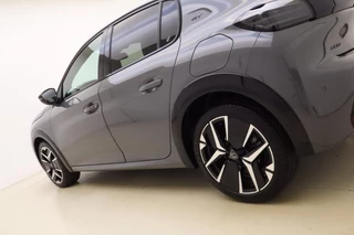 Peugeot 208 1.2 Hybrid 145pk e-DCS6 GT | Alcantara | Adaptieve Cruise Control | Navigatie | Climate Control / 18