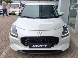 Suzuki Swift 1.2 SELECT SMART HYBRID  Direct Leverbaar | Tot 10 JAAR GARANTIE!  Inclusief € 2.400,- Voorraad Voordeel / 10