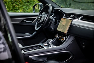 Jaguar F-PACE 2.0 P400e PHEV R-Dynamic Black  Panorama Adaptive Cruise ACC / 29