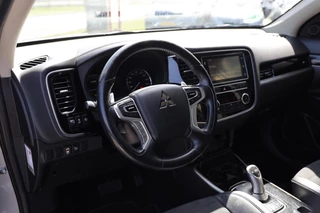 Mitsubishi Outlander 2.4 PHEV Pure+|Camera|Trekhaak|PDC| / 8