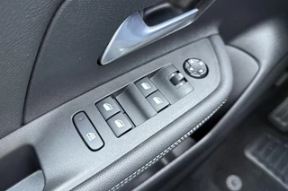 Opel Mokka Electric GS 54 kWh  | Climate control | Achteruitrijcamera | Apple Carplay/Android Auto | Cruise control | LED koplampen | Zwart dak | 18" Lichtmetalen velgen / 19