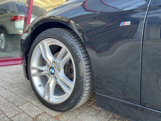 BMW 3 Serie Touring 318i Executive  | M-Sport Edition | LED | Alcantara | Cruise | Airco | Stoelverw. | / 11