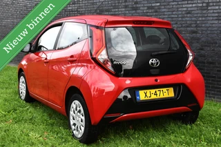Toyota Aygo 1.0 VVT-i x-play NAVI/CAMERA/CRUISE C./ETC.! / 5