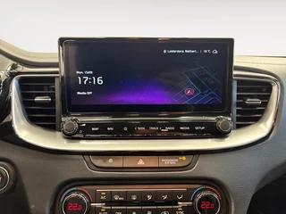Kia Ceed 1.0 T-GDi DynamicPlusLine | Stoel/Stuurverwarming | Half Leder | Keyless Entry | Navigatie | Apple/Android Carplay | / 22