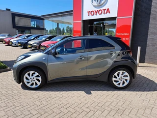 Toyota Aygo X Envy Automaat STOELVERWARMING PDC VOOR EN ACHTER AD-CRUISE TEL. DRAADLOOS LADEN / 4