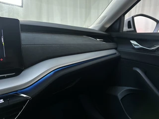 Skoda Octavia Combi 1.0 e-TSI DSG Business Edition Plus Leder-Alcantara Sfeerverlichting Navigatie Parkeersensoren / 23
