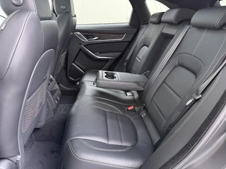 Jaguar F-PACE 2.0 P400e PHEV HSE VAN: 40.900,- VOOR: 38.877,- UW VOORDEEL: 2.023,- RIJKLAARPRIJS INCL 12 MND BOVAG GARANTIE| PANORAMA DAK | EL.STOELEN MET GEHEUGEN | HEAD UP | STOEL + STUUR VERWARMING | LEDER| 360 CAMERA / 28