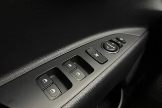 Kia Stonic 1.0 T-GDi 100pk MHEV Dynamic Plus Line | Kia Garantie 2028 | Navigatie | Camera | Climate control | Cruise control | Parkeersensoren | Keyless Start + Entry / 18