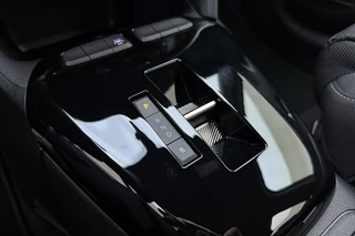 Opel Corsa Electric Long Range GS 51 kWh | NIEUW | tot 429km WLTP | 100kW snelladen | Climate control | Stoel- en stuurverwarming | Achteruitrijcamera | Navi via Apple Carplay/Android Auto | Sportstoelen / 25