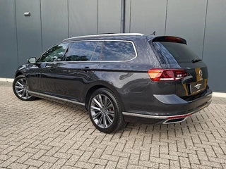 Volkswagen Passat Variant 1.4 TSI PHEV GTE * Panoramadak * Elek. Achterklep * Navigatiesysteem * 18 Inch Velgen * / 40