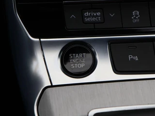Audi A6 Avant 55 TFSi 367 Pk e quattro Competition | Trekhaak | Stoelverwarming | Cruise Control | Climatronic | Matrix LED | Navigatie | CarPlay | 20 Inch / 36