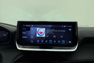 Peugeot 2008 1.2 Hybrid 145 Allure | Climate & Cruise Control | Parkeersensoren voor + achter | AppleCarplay/Android Auto | / 26