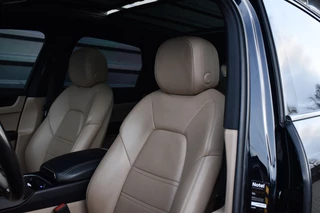 Porsche Cayenne 3.0 E-Hybrid Sport Chrono  | Pano | Trekhaak | 360 Camera | Bose | Stuurverwarming | Luchtvering | Orig. NL | / 25
