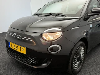 Fiat 500 Icon 42 kWh 3-Fase SOH 92% Navigatie | Carplay&Android | 85KW Snellaadvermogen / 19