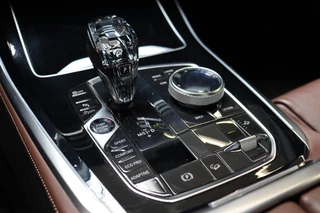 BMW X5 xDrive40i High Executive M Sport Pakket Automaat  / Live Cockpit Professional / Adaptive Air Suspension / Panoramadak Sky Lounge / Bowers & Wilkins / Active Steering / Comfortstoelen / Laserlight / Crafted Clarity / 22 Inch / Leder / M Sportremsysteem / 22