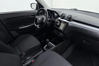 Suzuki Swift 1.2 Style Smart Hybrid 83pk | Navigatie | Camera | Climate Control | Stoelverwarming | Cruise Control Adaptief | Lichtmetalen Velgen | Weinig Kilometers / 4