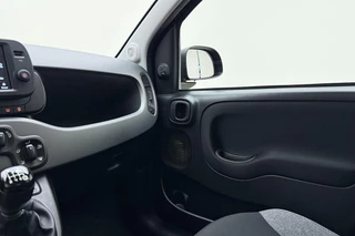 Fiat Panda 1.0 Hybrid City Life 69 PK | Airco | Dakrails | Weinig kilometers | Hoge instap | Zuinige motor | Electrische ramen | 5 Zitplaatsen / 24