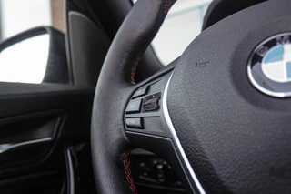 BMW 2-serie Cabrio 220i Sport | Origineel NL | Cruise control | Stoelverwarming | Xenon | Sportstoelen | HiFi audio | Navigatie Professional | Sportstuur | Chrome Line | Keyless entry / 20
