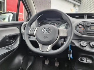 Toyota Yaris 1.0 VVT-i Aspiration AIRCO ONDERHOUDSBOEKJES TREKHAAK / 5