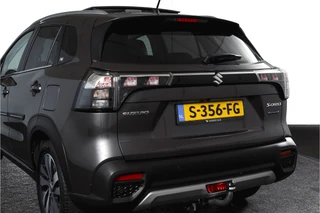 Suzuki S-Cross 1.5 Hybrid Style Orig. NL  | S/K-Panodak | Adapt. Cruise | Stoelverw. | 360 Camera | PDC | NAV+App. Connect | Afn. Trekhaak | ECC | LM 17" | / 42