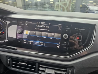 Volkswagen Polo 1.0 TSI 110 PK IQ Light | Camera | Carplay | Stoelverwarming / 16