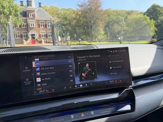 BMW i5 Touring eDrive40 Business Edition 84 kWh | SOH 96% | Pano | BTW | / 16