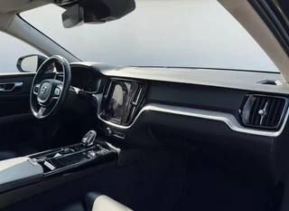 Volvo V60 2.0 T6 Recharge AWD Inscription LEER - NAVI - CRUISE / 19